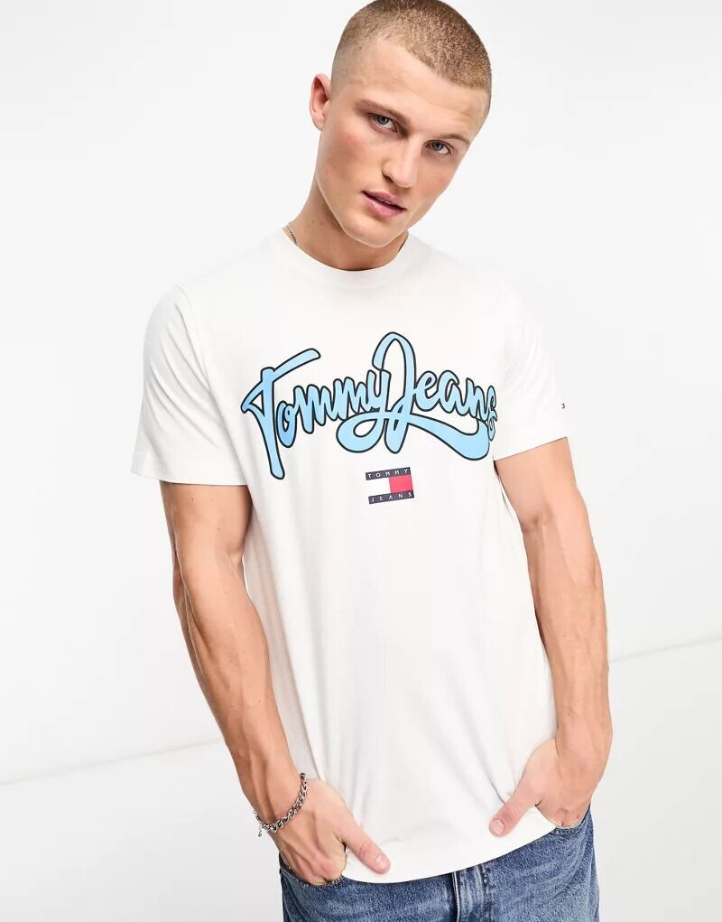 

Белая футболка с графическим принтом и логотипом Tommy Jeans
