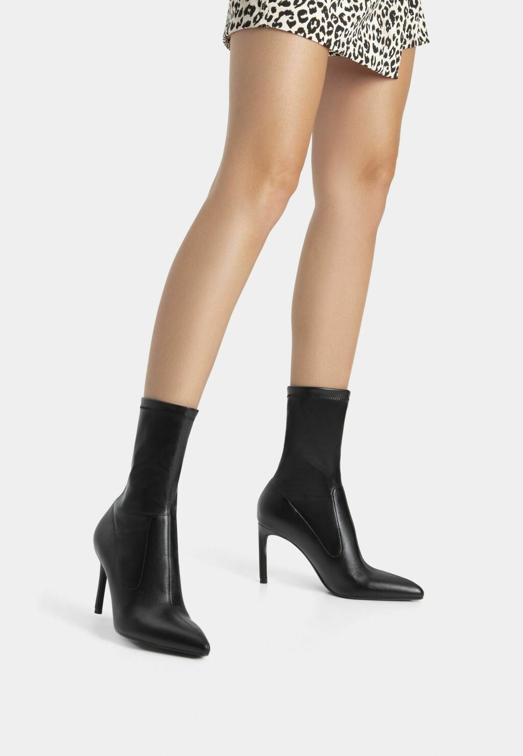 

Туфли Bershka, черный
