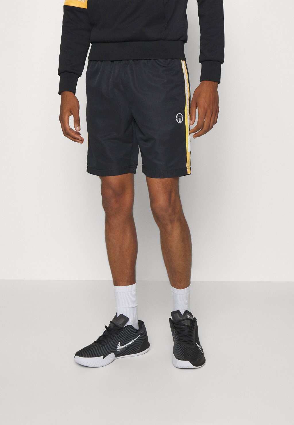 

Спортивные шорты Cross Shorts Sergio Tacchini, цвет black/blazing orange