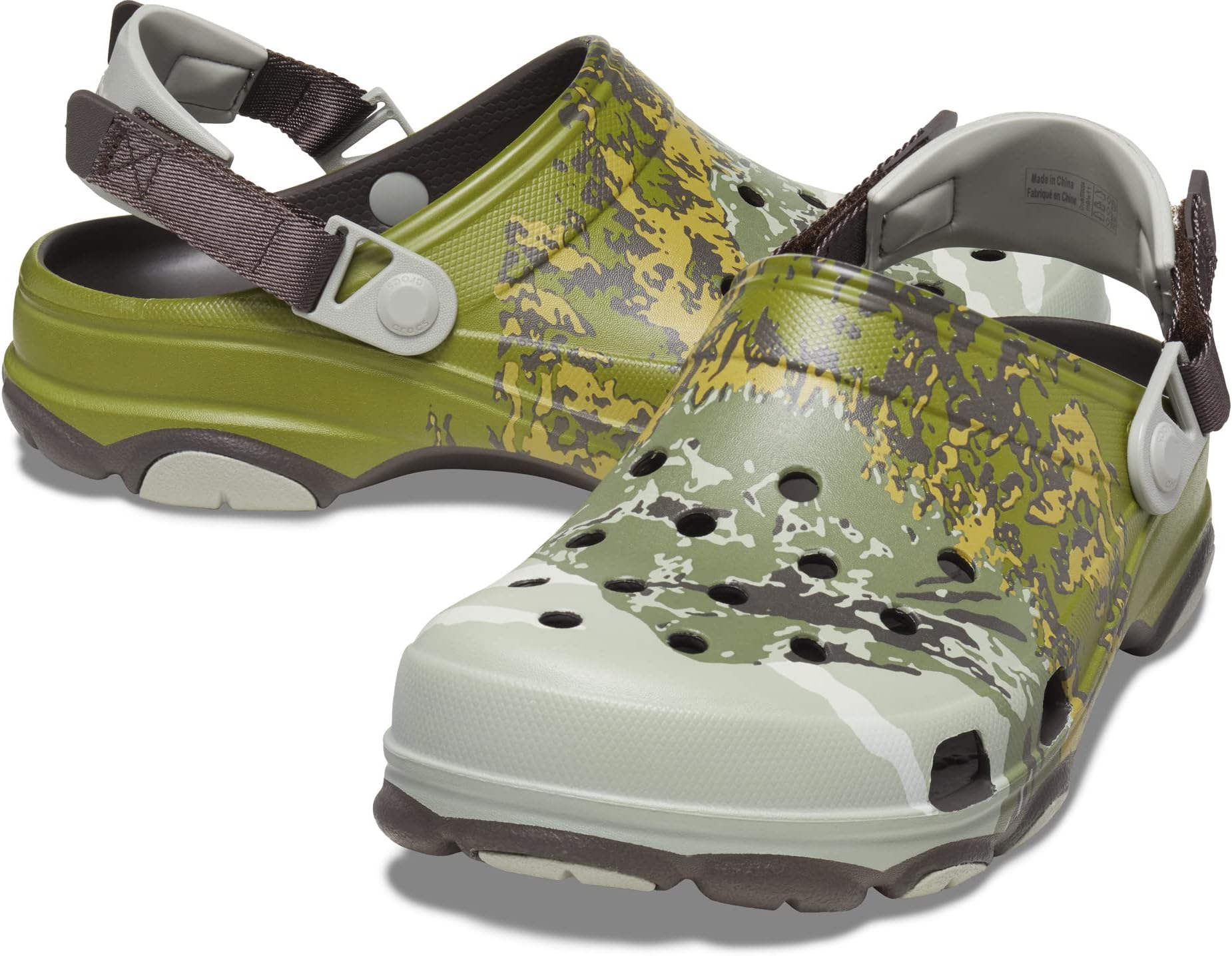 Сабо Classic All-Terrain Clog - Camo Graphics Crocs, цвет Multi/Espresso Summit сабо all terrain summit crocs цвет multi espresso