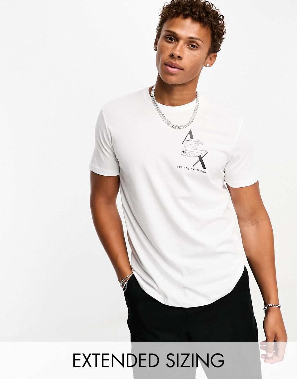 

Белая футболка с логотипом на груди Armani Exchange