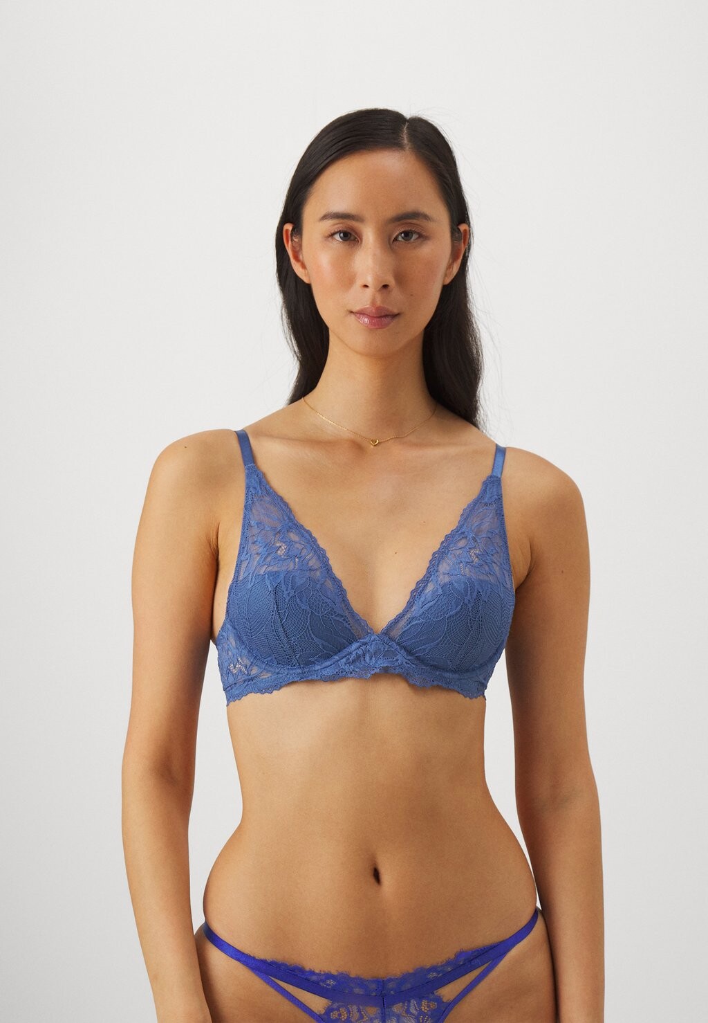 

Бюстгальтер на косточках COMFORT LOTUS LINED PLUNGE Calvin Klein Underwear, темно-синий