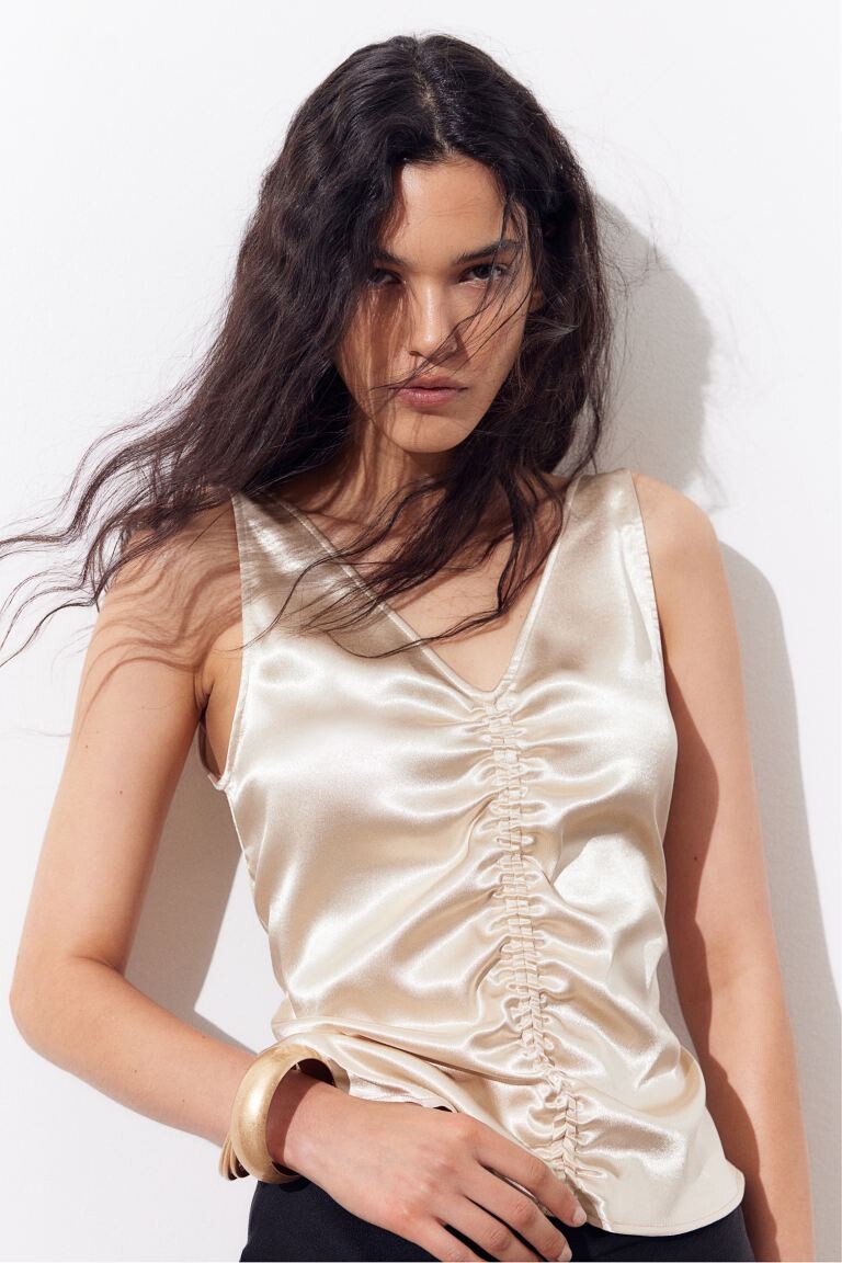 

Атласный топ со сборками H&M
