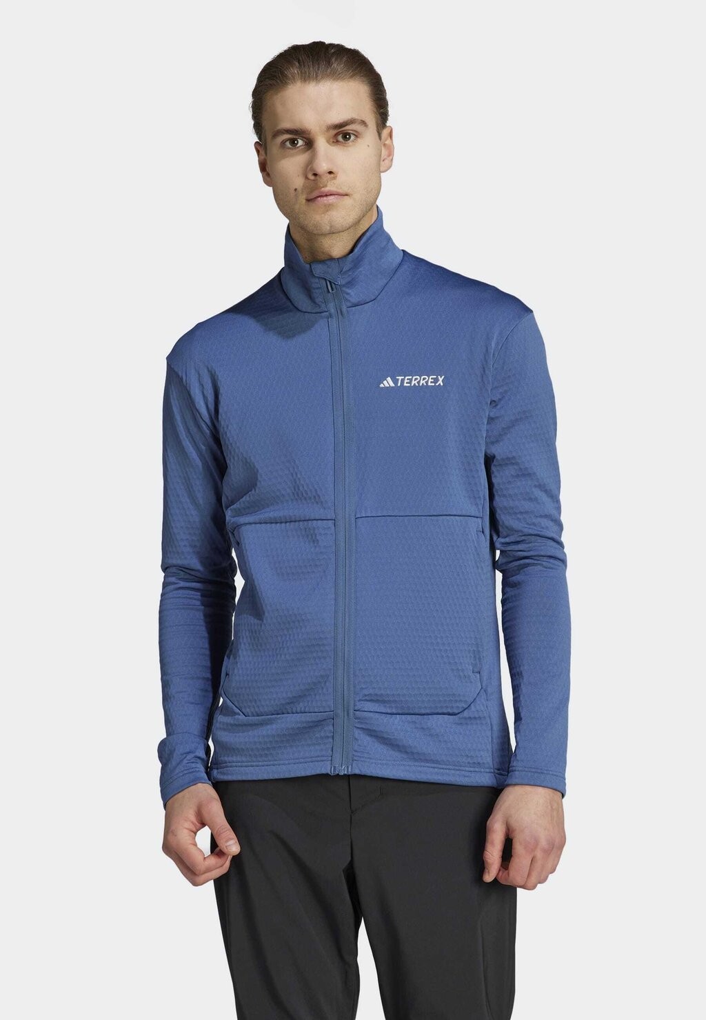 

Спортивная куртка Adidas