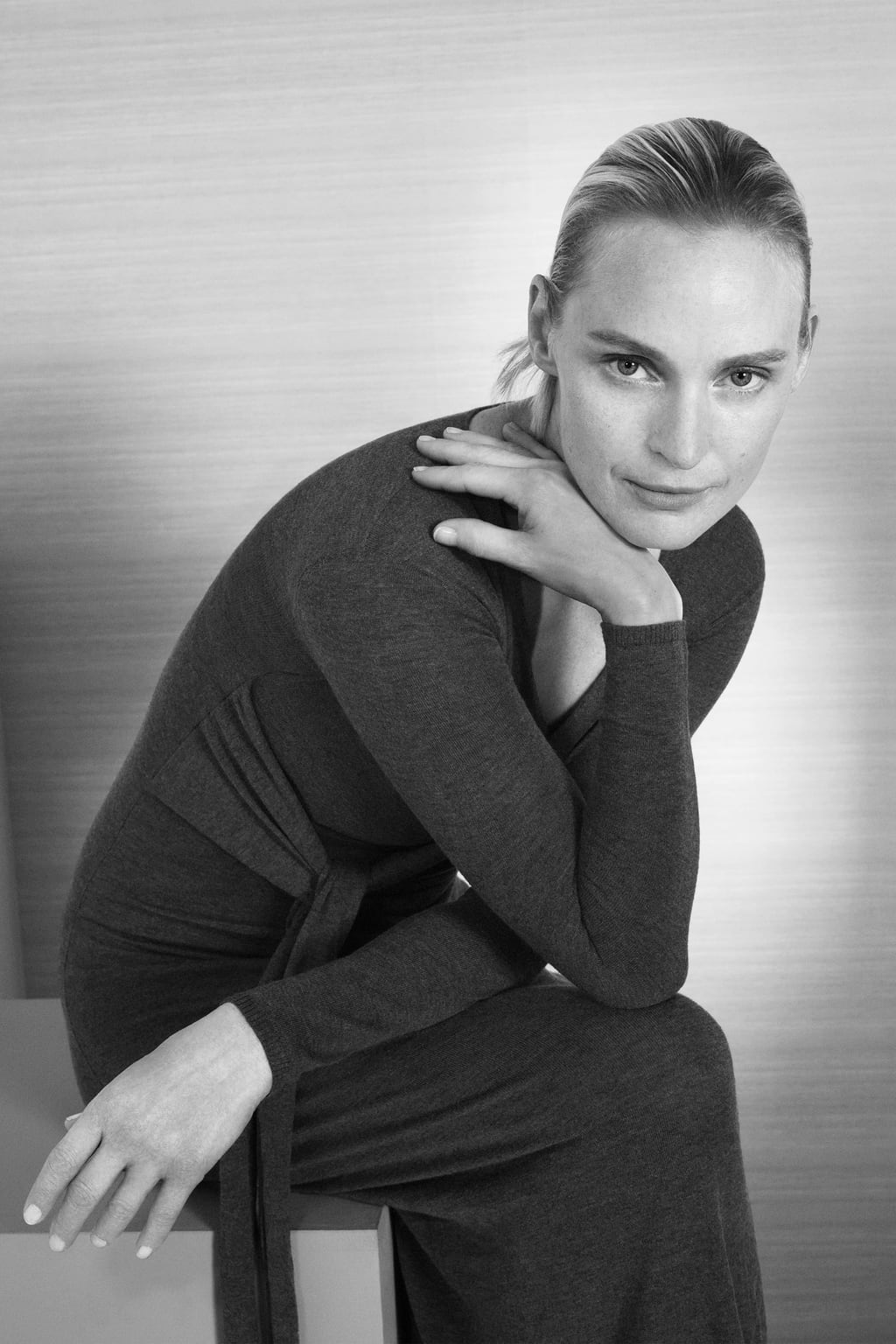 

Вязаное платье с запахом ZARA, серый