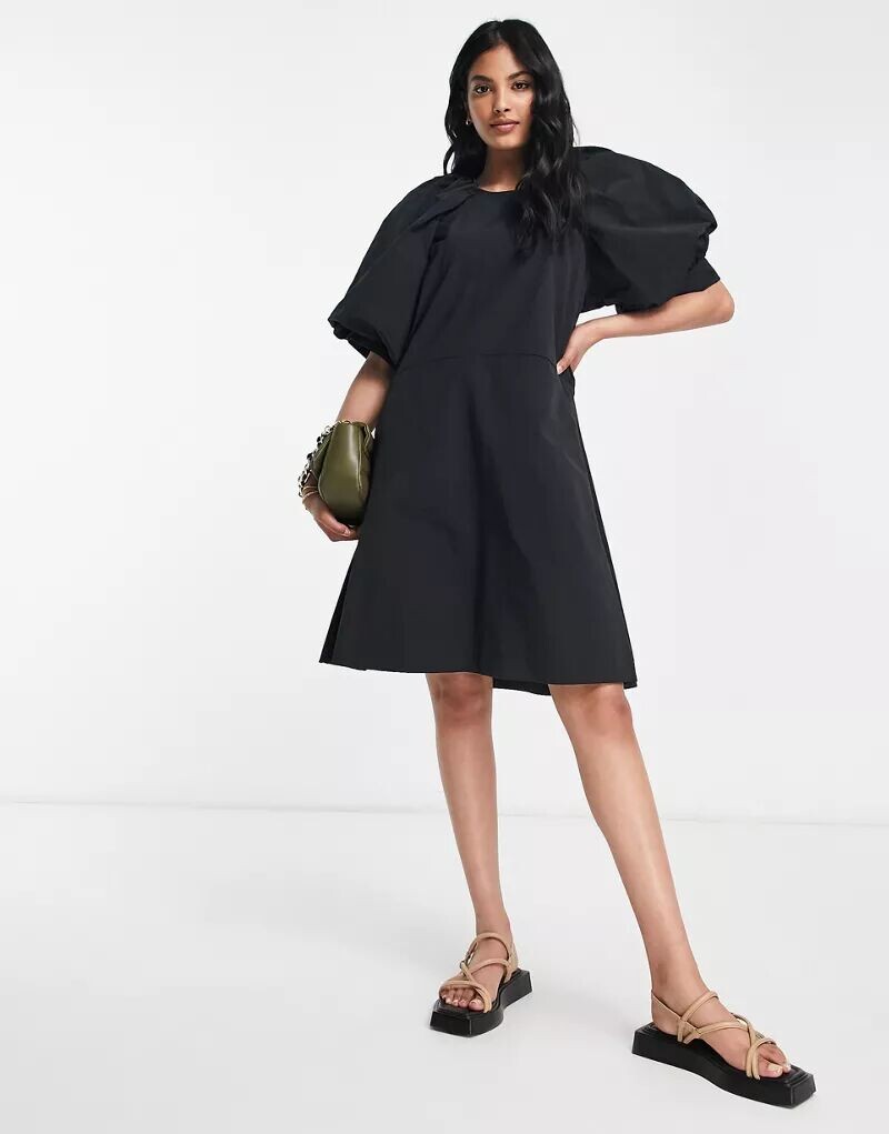 

Черное платье мини с пышными рукавами и открытой спиной InWear Varali In Wear