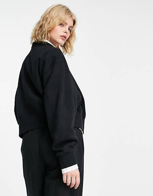 

Черный свитшот adidas Originals Essentials
