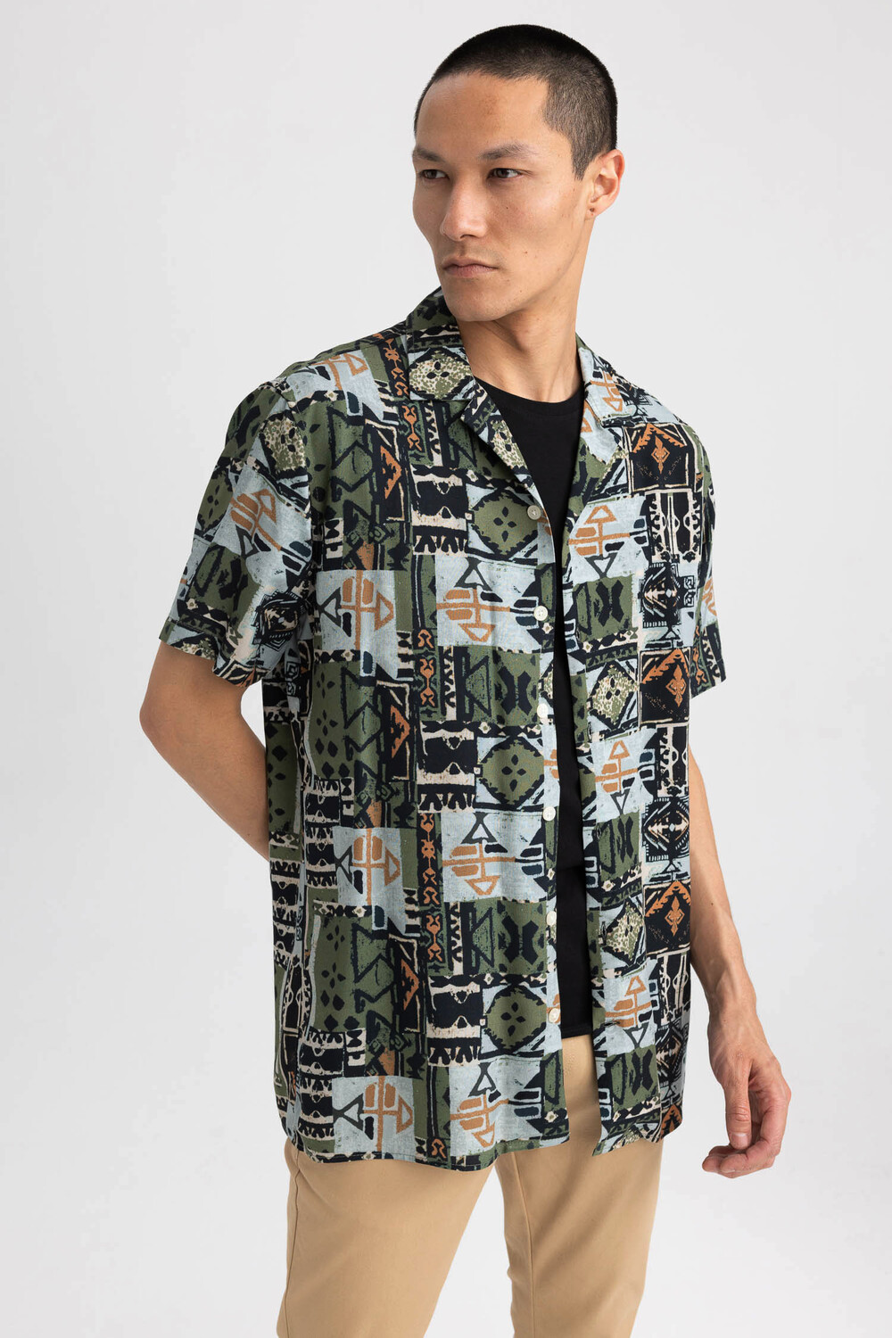 

Рубашка DeFacto Kurzarm MODERN FIT, цвет Dunkel Khaki