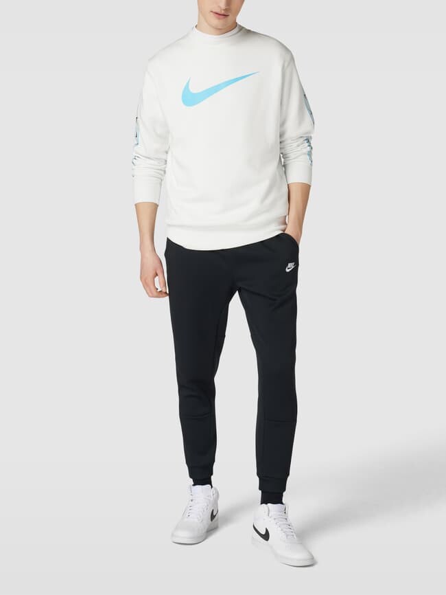 

Модель толстовки с круглым вырезом «REPEAT» Nike, белый
