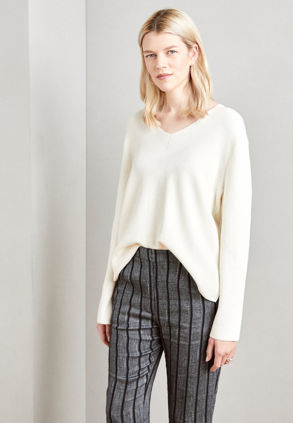 

Вязаный свитер LONGSLEEVE V NECK Marc O'Polo, цвет creamy white