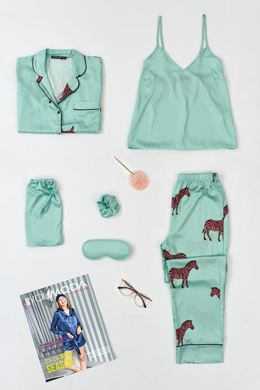 

Зеленый атласный пижамный комплект из 6 предметов с узором «зебра» FOR YOU MODA