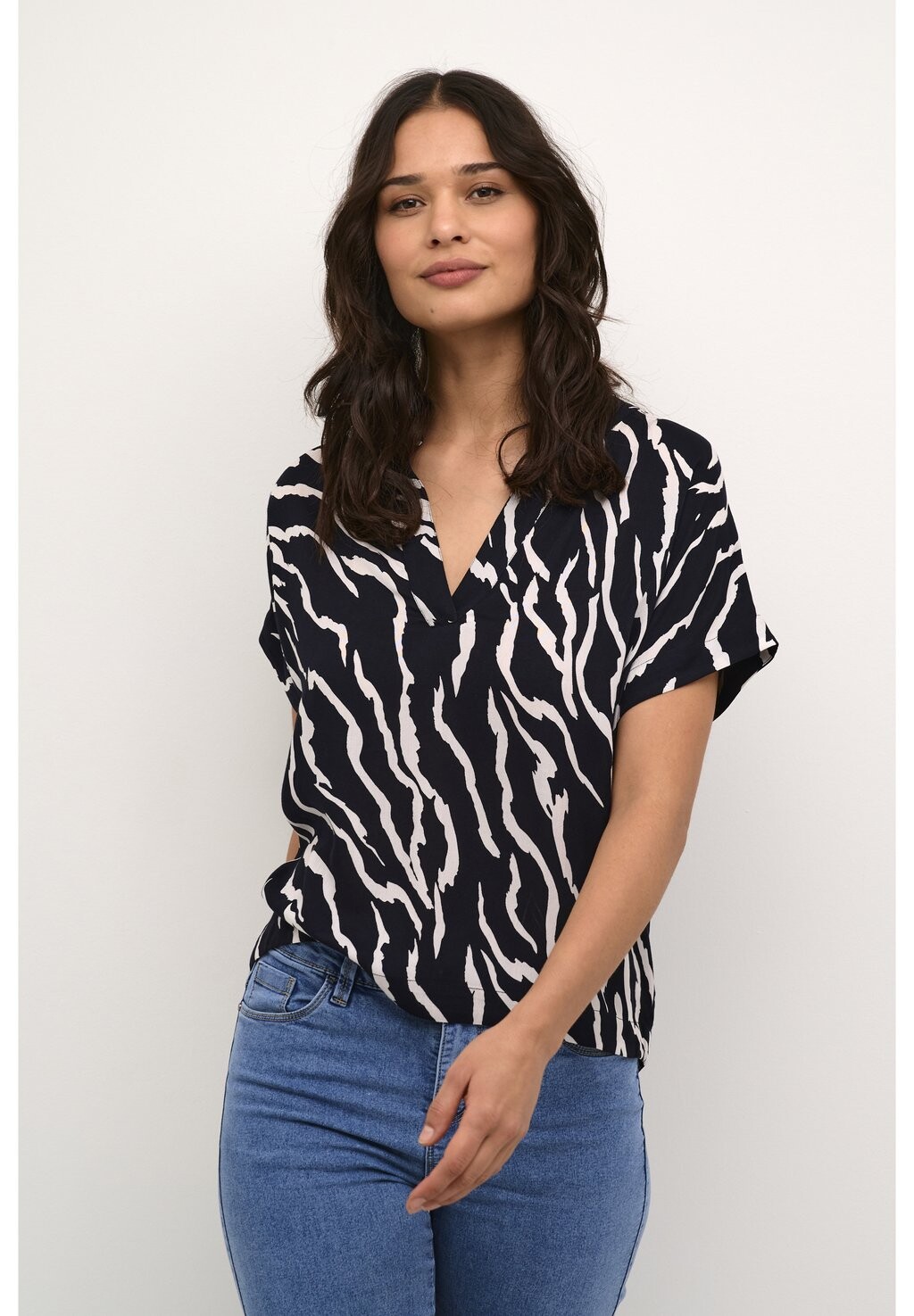 

Блузка ANO Kaffe, цвет black antique zebra print