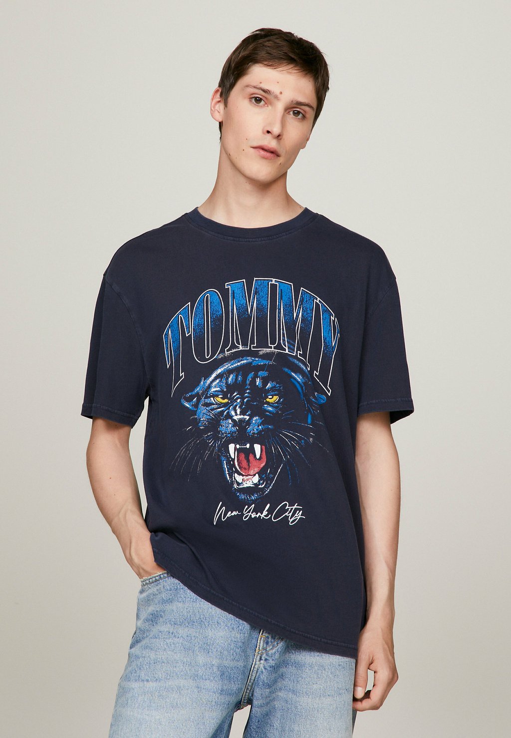 

Футболка с принтом COLLEGE PANTHER GRAPHIC Tommy Jeans, тёмно-синий