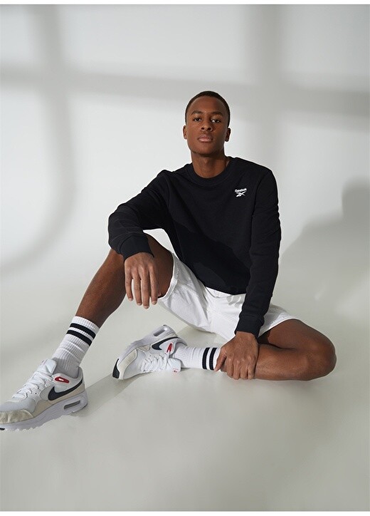 

Черная мужская толстовка с круглым вырезом Reebok