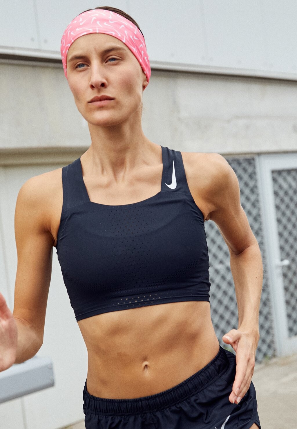 

Топ Nike, черно-белый