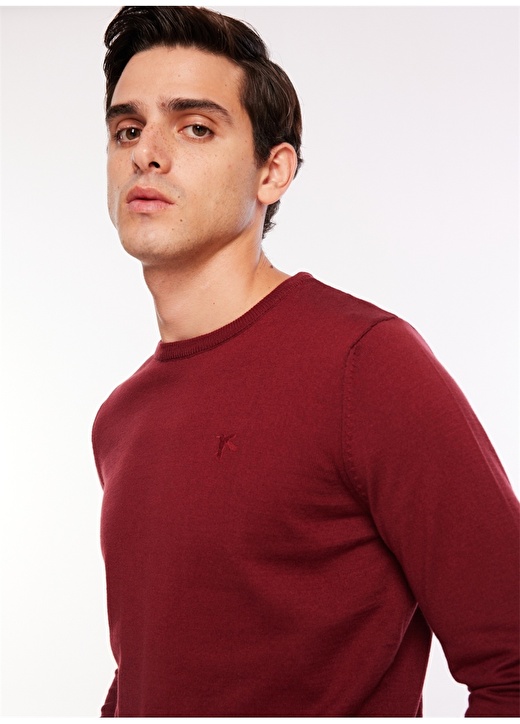 Красный однотонный мужской свитер с круглым вырезом Fabrika