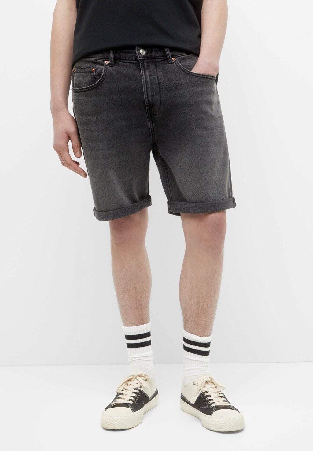 

Джинсовые шорты PULL&BEAR