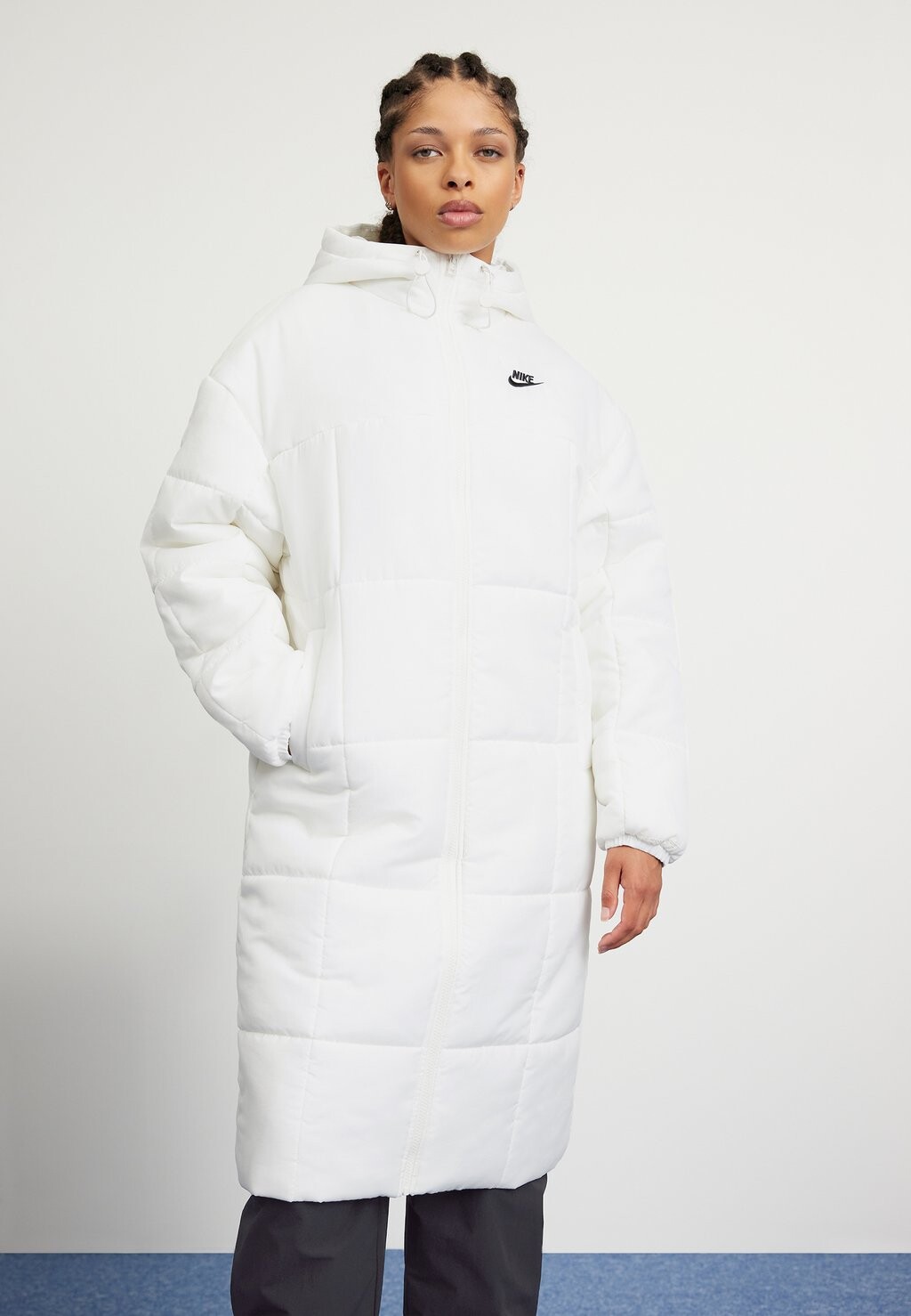 

Зимнее пальто Nike CLASSIC PARKA, цвет sail/black
