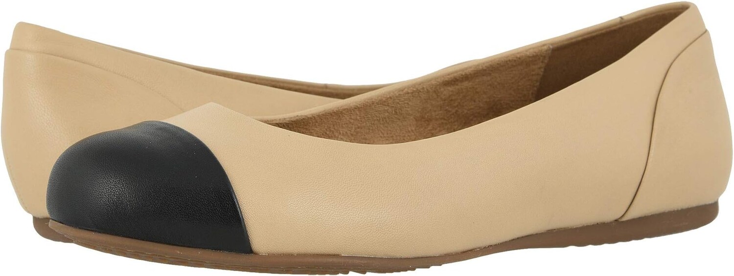 

Балетки Sonoma Cap Toe SoftWalk, цвет Ivory/Black
