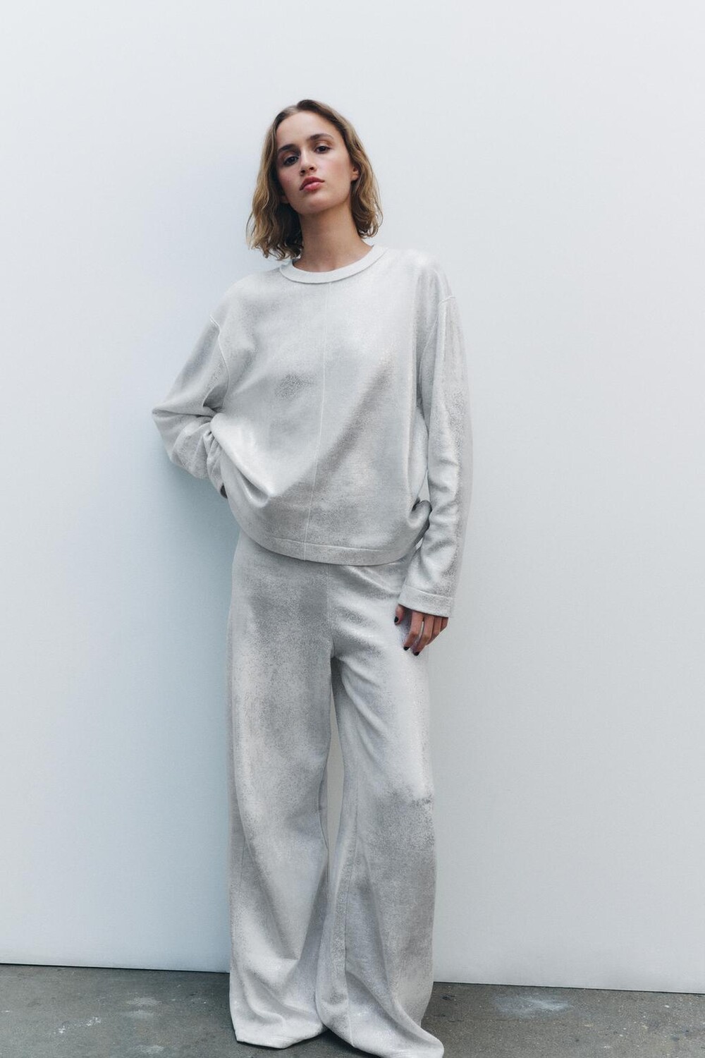

Мягкая толстовка с металликом ZARA, серебро
