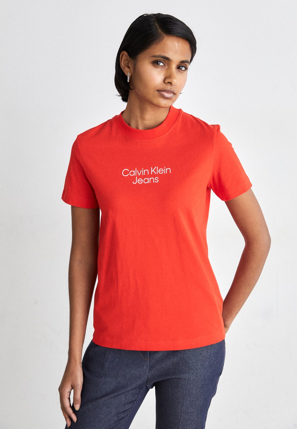 

Футболка с принтом Stacked Institutional Tee Calvin Klein Jeans, цвет fiery red