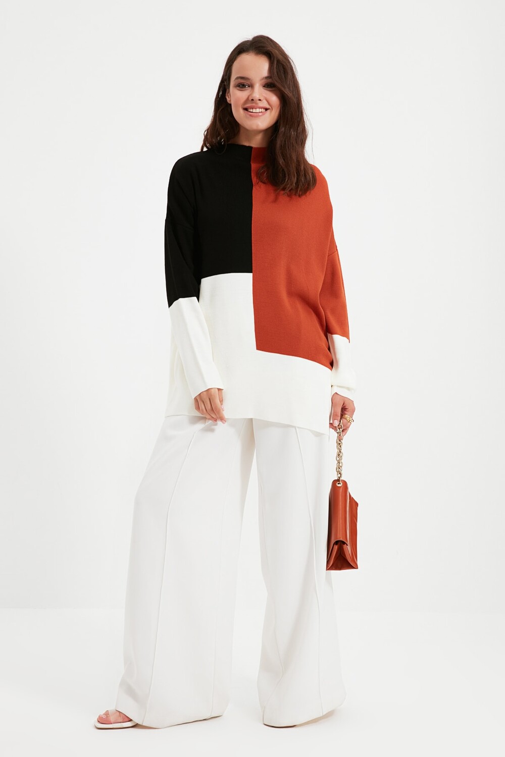 

Коричневый трикотаж с воротником-стойкой и цветными блоками Trendyol Modest
