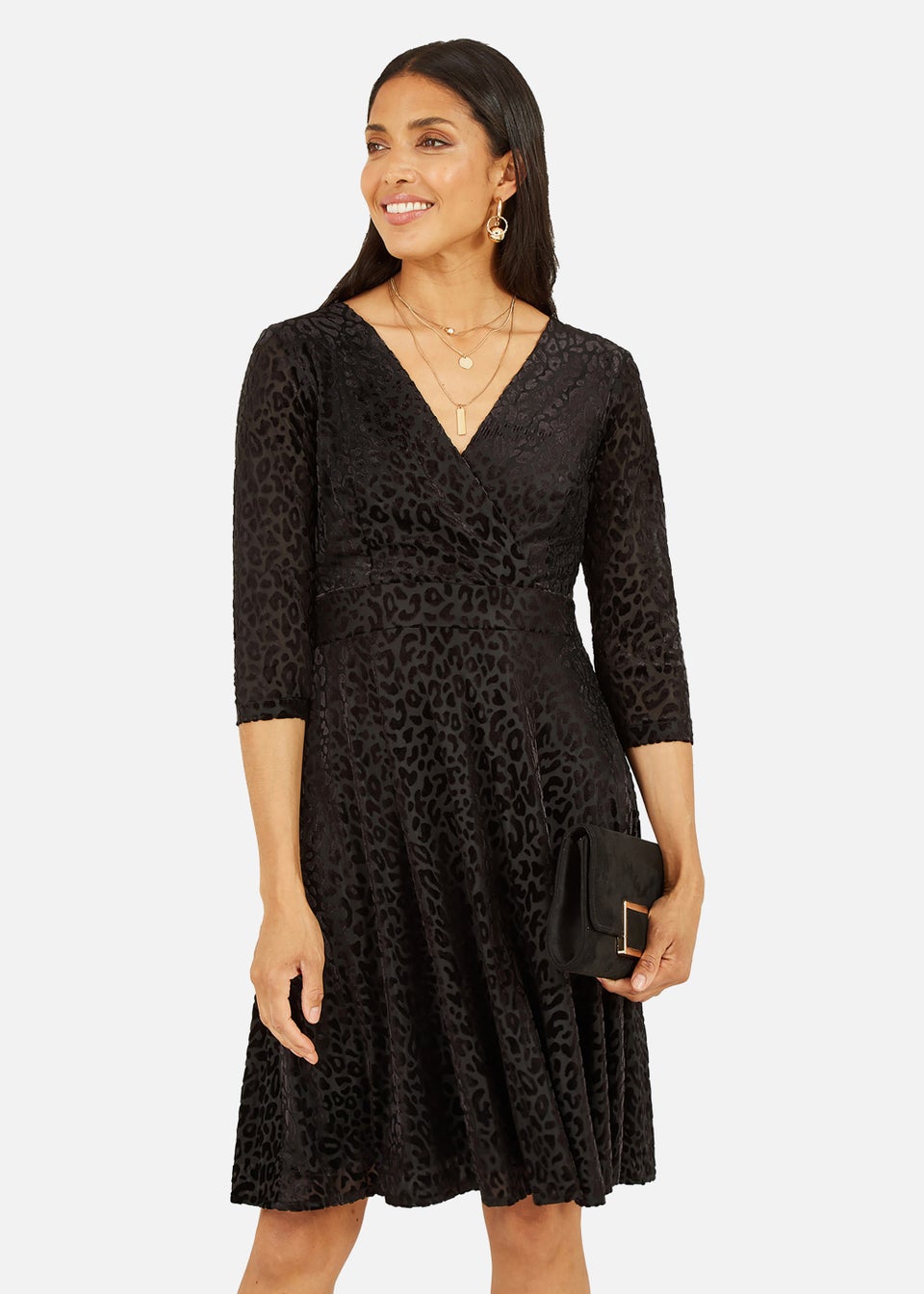 Mela Черное велюровое приталенное платье с леопардовым принтом и запахом 3/4 Apple