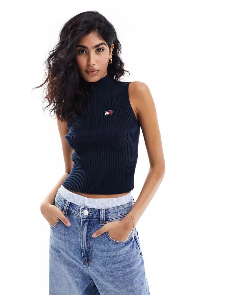 

Темно-синий свитер на полумолнии с нашивкой Tommy Jeans