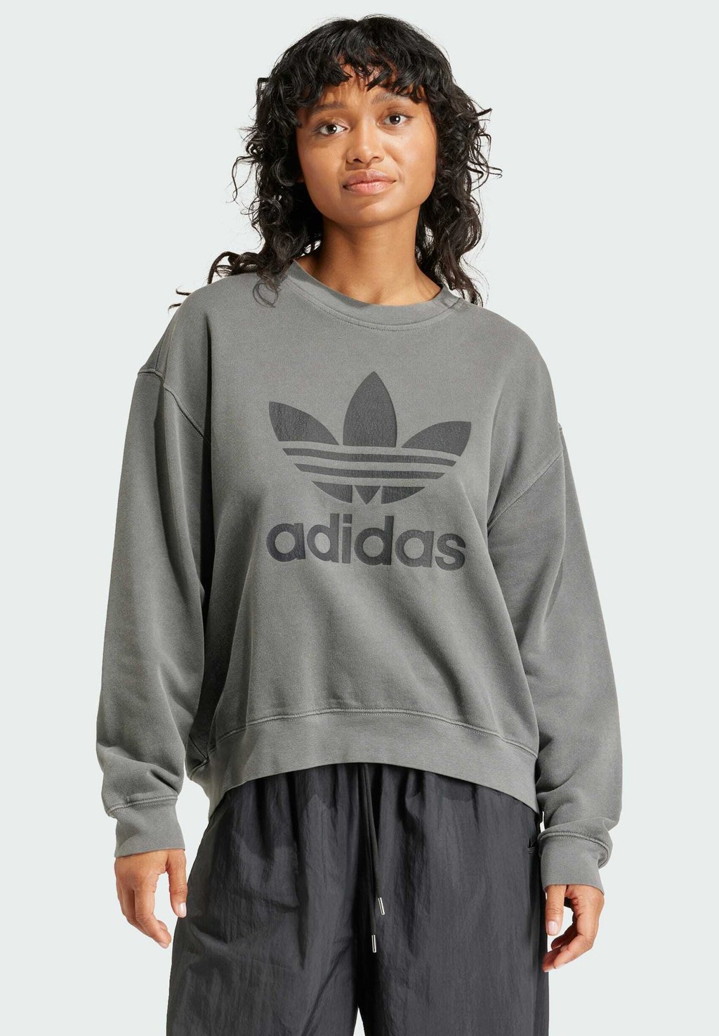 

Толстовка Washed Trefoil adidas Originals, черный