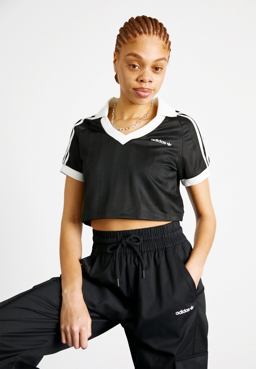 

Футболка с принтом adidas Originals FOOTBALL CROP, черный