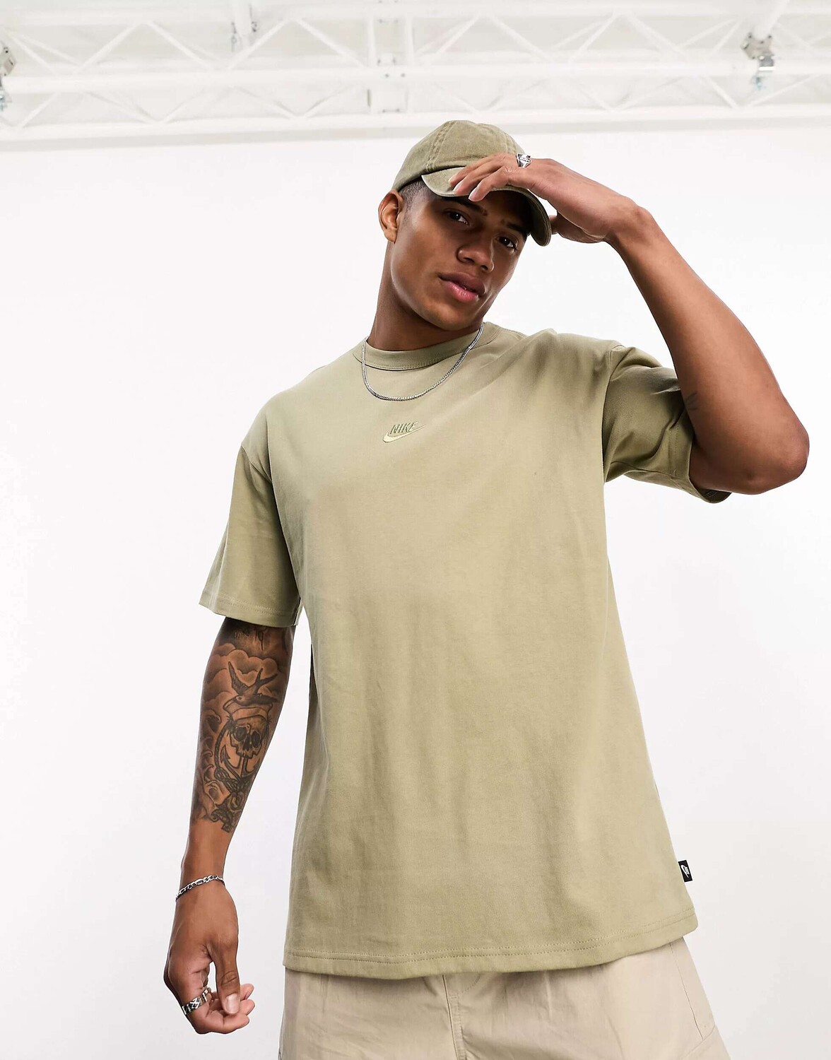 

Оливковая футболка с логотипом Nike Premium Essentials, Зеленый