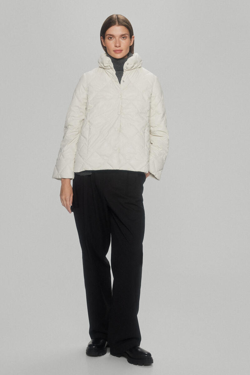 

Ультралегкий короткий ламинат Pedro del Hierro, бежевый