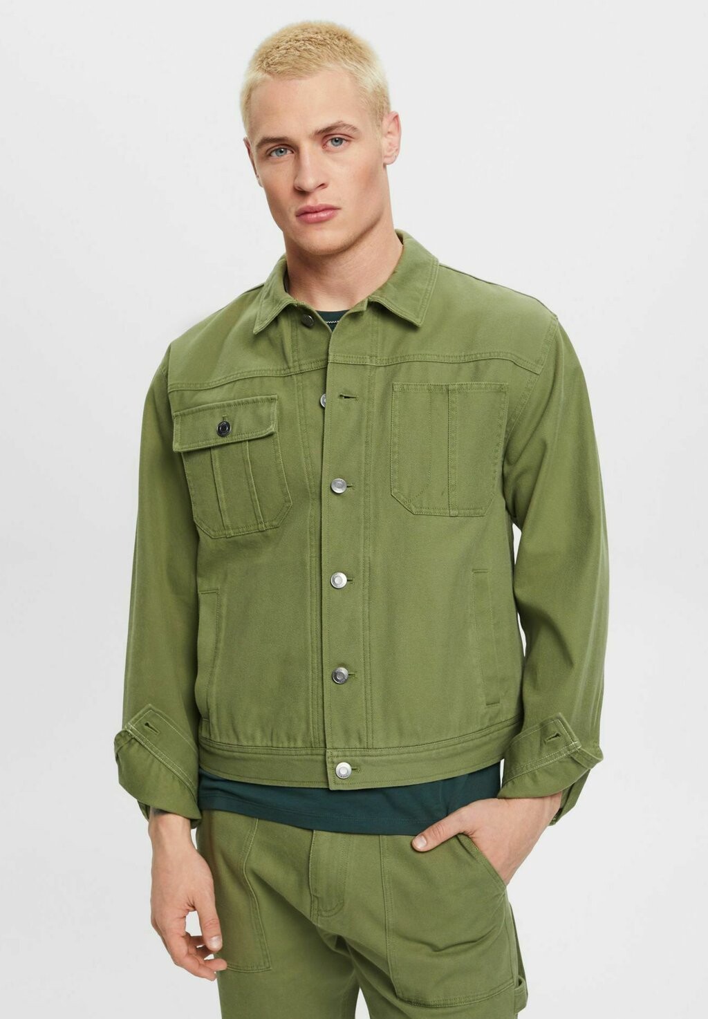 

Джинсовая куртка Esprit