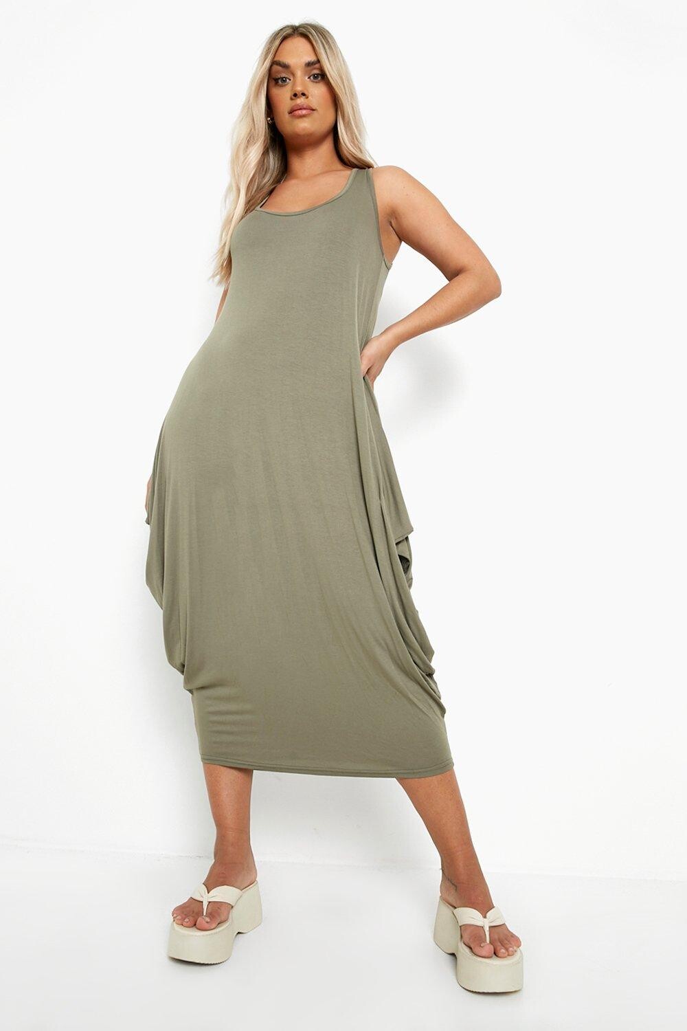 

Платье миди со сборками plus racerback Boohoo, хаки