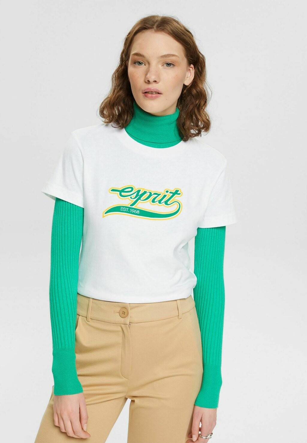 

Футболка с принтом Esprit, белый