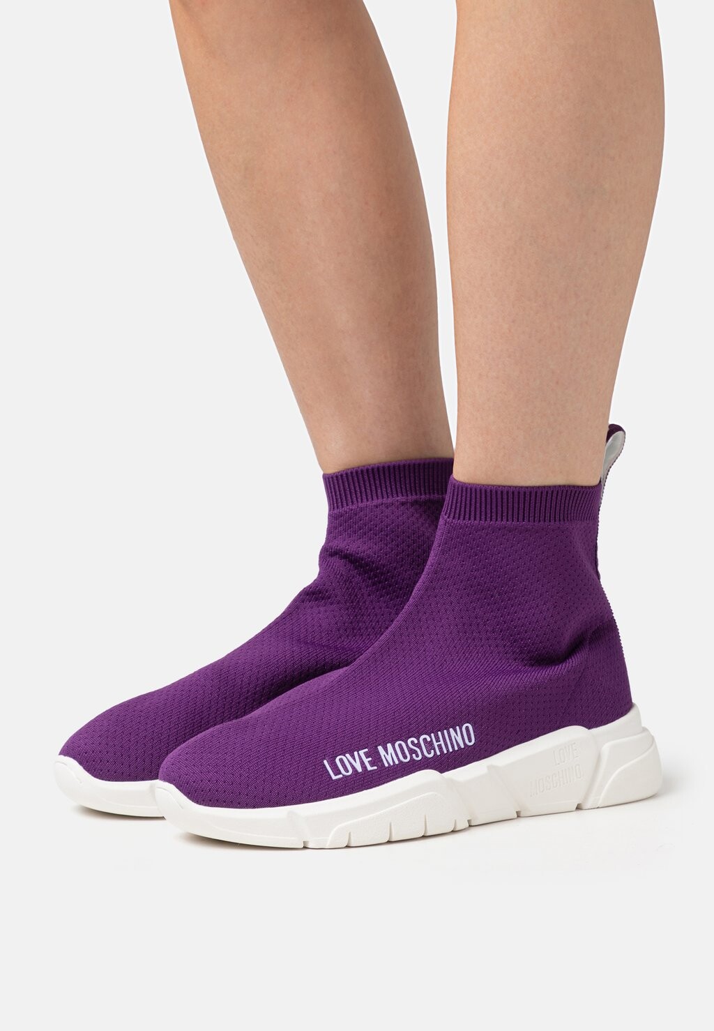 

Высокие кроссовки Love Moschino
