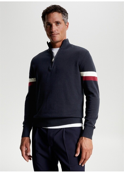

Синий мужской свитер узкого кроя с круглым вырезом Tommy Hilfiger