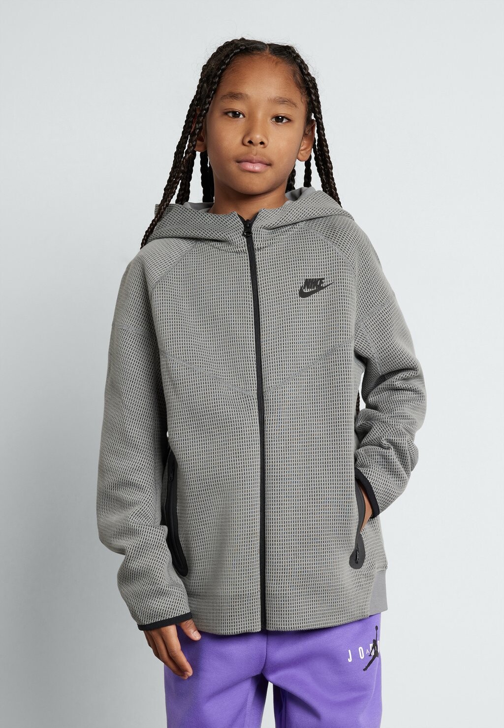 

Толстовка TECH WINTERIZED UNISEX Nike Sportswear, цвет smoke grey/black