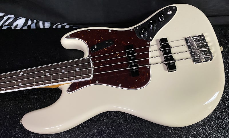 

Басс гитара 2023 American Vintage II 1966 Jazz Bass - Olympic White - Authorized Dealer In-Stock! Only 9.2lbs - G01332