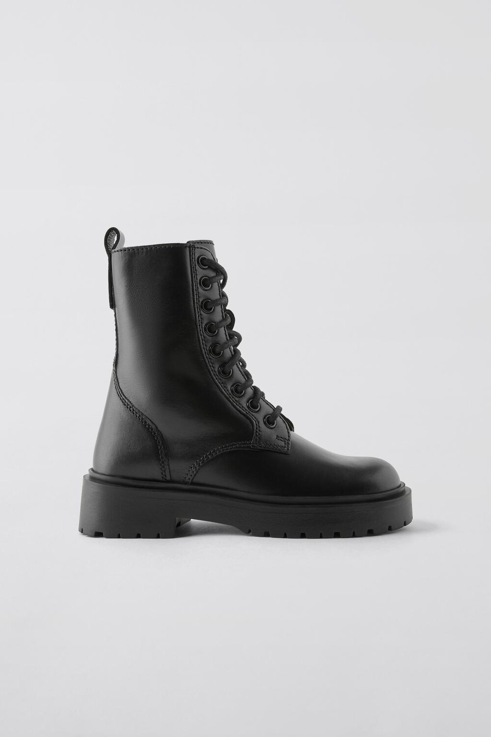 Кожаные ботинки со шнуровкой ZARA, черный