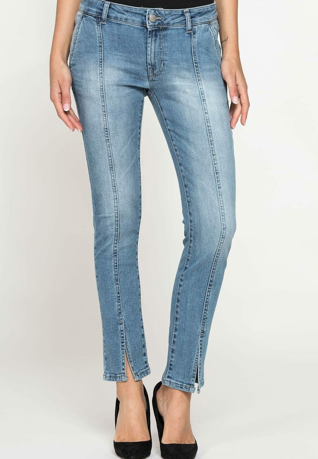 

Джинсы зауженного кроя Carrera Jeans