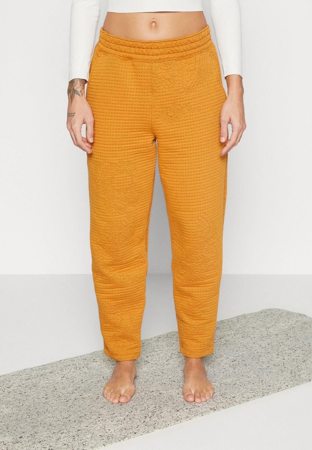 

Спортивные брюки Nike Luxe Bottom, охра пустыни / земля, Оранжевый