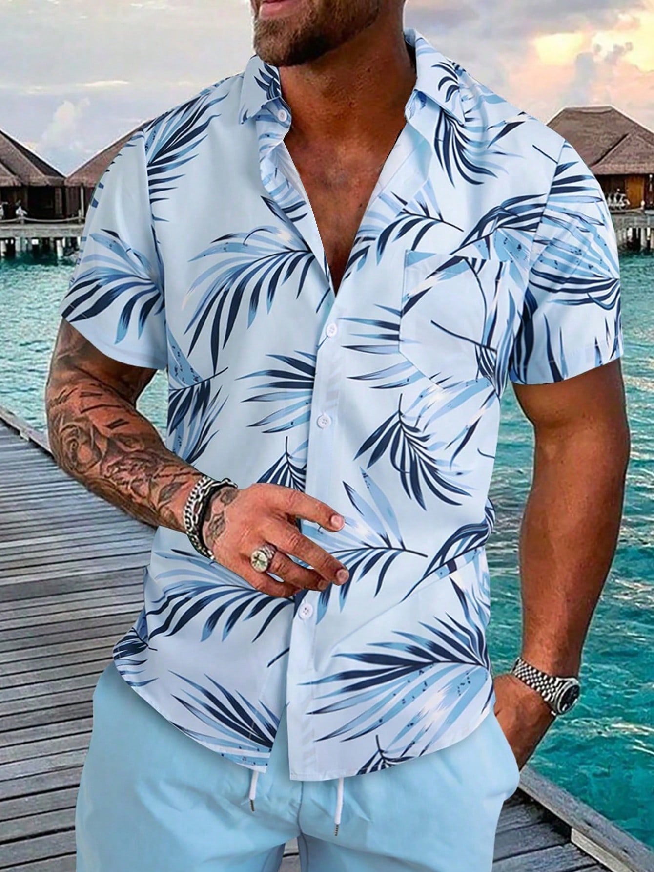 Мужская рубашка с короткими рукавами и принтом листьев на пуговицах Manfinity RSRT, голубые