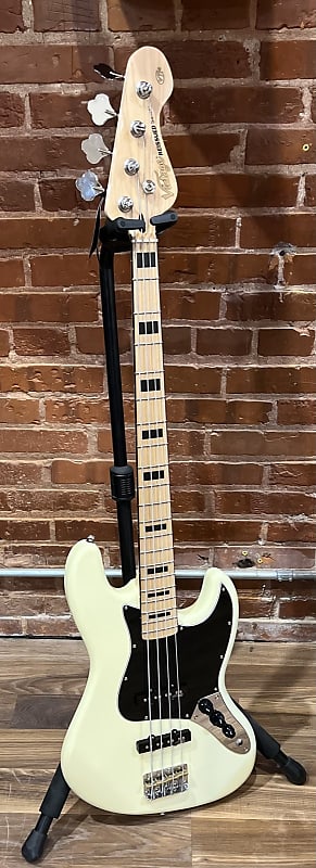 Басс гитара Vintage VJ74 Electric Bass MAPLE BOARD – REISSUED SERIES