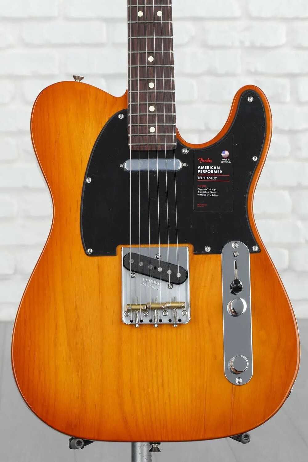 

Fender American Performer Telecaster — Honeyburst с накладкой из палисандра
