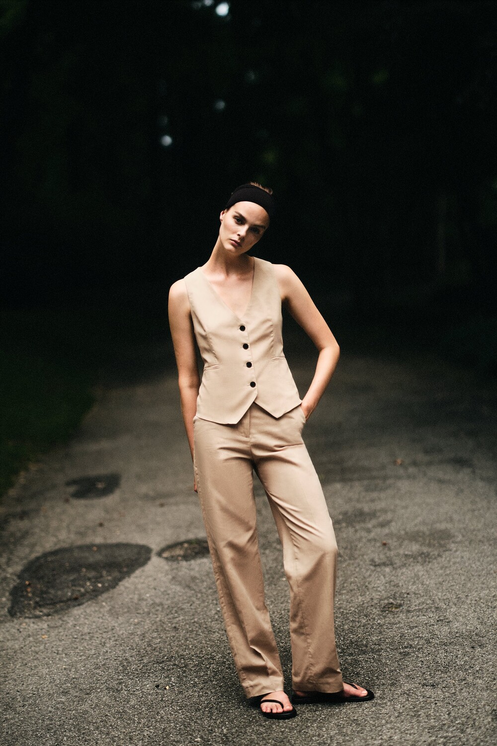 

Жилет из смешанной льна Zara, песок