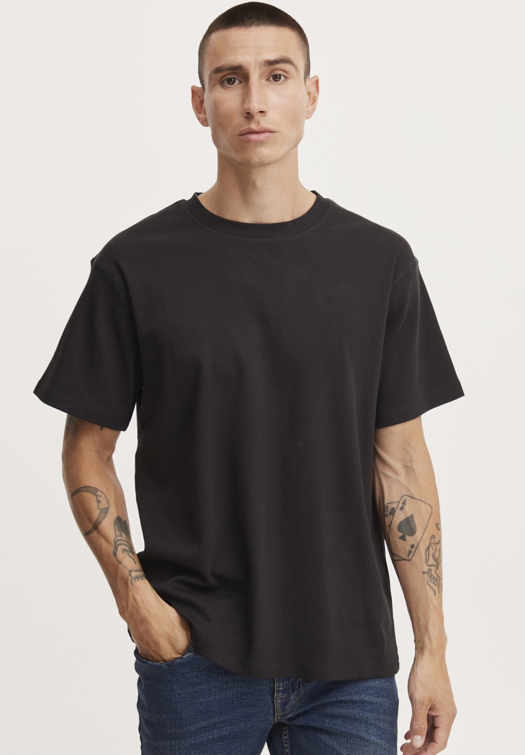 Базовая футболка Solid, черный