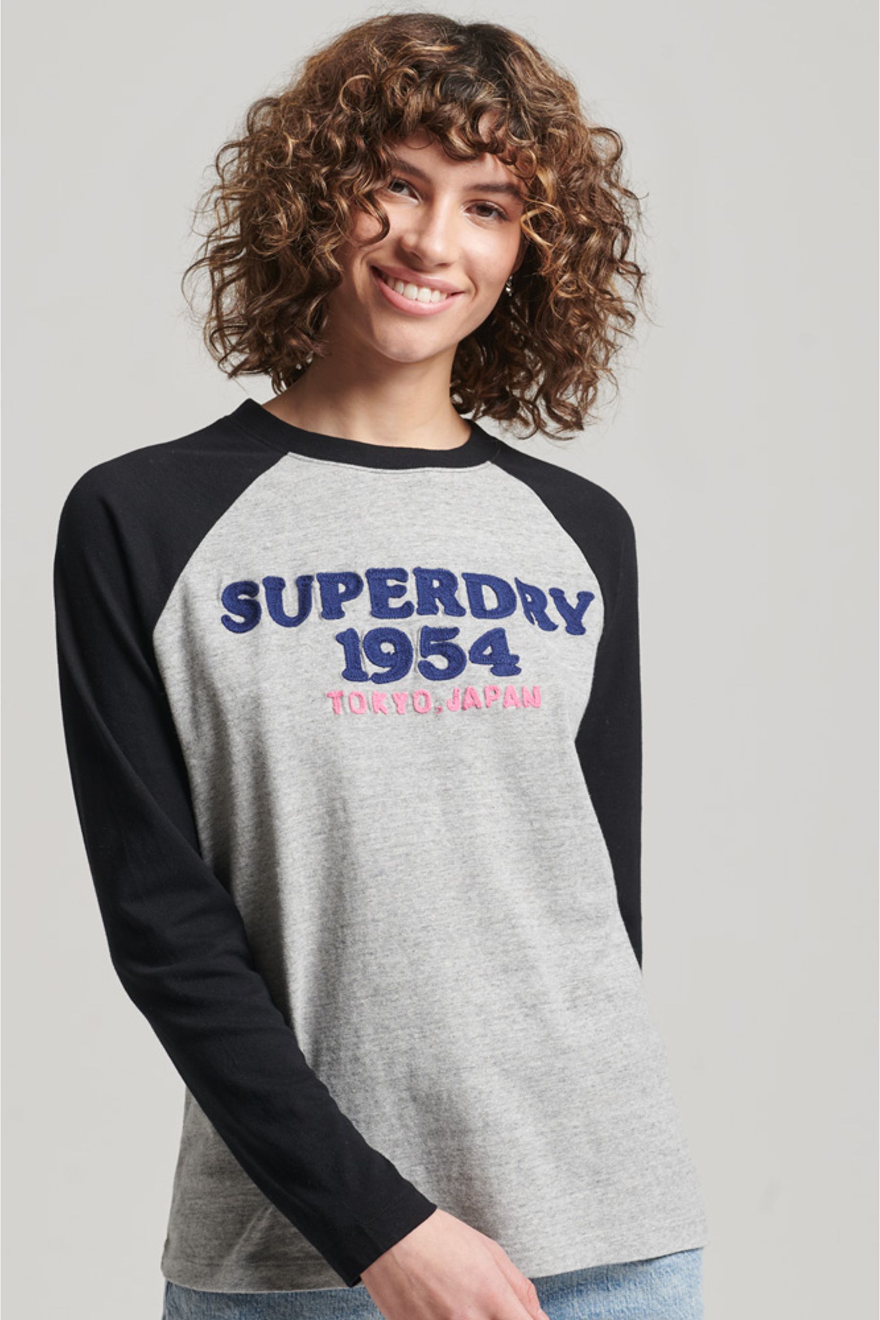 

Топ реглан с длинными рукавами и логотипом Vintage Superdry, серый