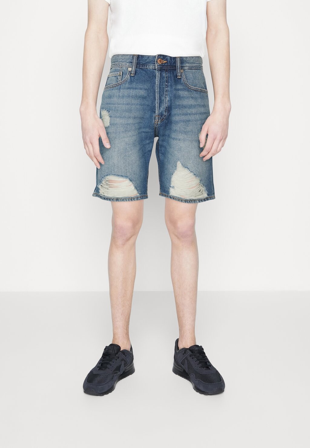 

Джинсовые шорты Jack & Jones