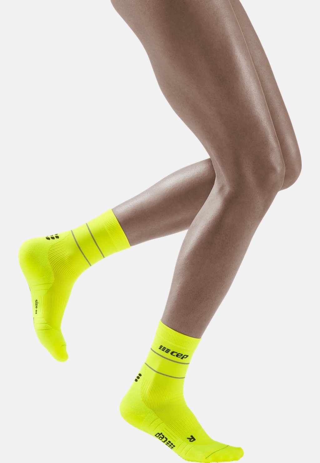 цена Спортивные носки REFLECTIVE MID CUT CEP, цвет neon yellow